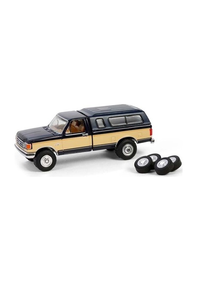 Greenlight 1991 Ford F-150 Xlt Lariat With Camper Shell / Spare Tires 1/64 Model Araba