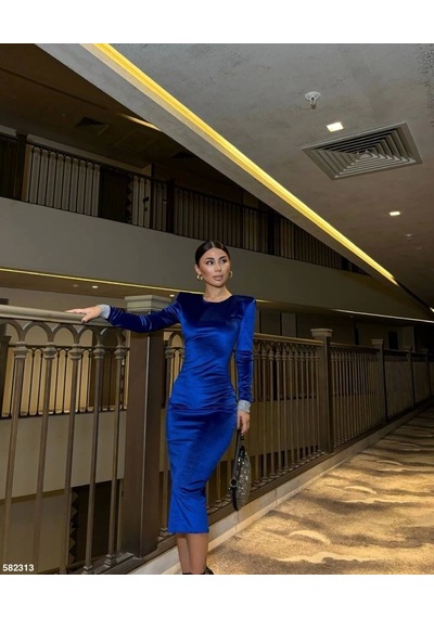 Saklımoda Kadın Bisiklet Yaka Vatkalı Manşet Detay Kadife Kumaş Midi Boy Elbise Saks Mavi Saklımoda Kadın Bisiklet Yaka Vatkalı Manşet Detay Kadife Kumaş Midi Boy Elbise Saks Mavi