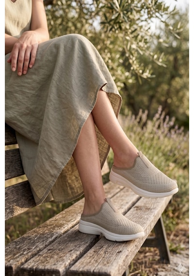In Step Urban-flex Esnek Tabanlı Ultra Hafif Ortopedik Medikal Hulluks Topukdikeni Kadın Bej Yürüyüş Terliği In Step Urban-flex Esnek Tabanlı Ultra Hafif Ortopedik Medikal Hulluks Topukdikeni Kadın Bej Yürüyüş Terliği