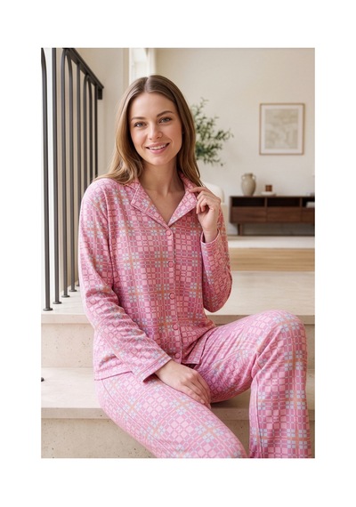 Nisanca Kışlık Düğmeli Ekose Desen Yılbaşı Temalı Kadın Süet Pijama Takımı Pembe