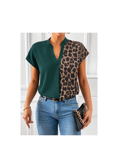 Butik İstanbul Kadın Kısa Kollu V Hakim Yakalı Leopar Desenli Sandy Bluza Yeşil Butik İstanbul Kadın Kısa Kollu V Hakim Yakalı Leopar Desenli Sandy Bluza Yeşil