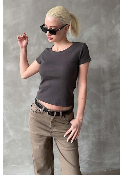 Füme Geniş Yaka Fittili Basic Kadın T-shirt Mg2293 Füme