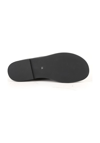 Mamma Mia Kadın Günlük Ayakkabı Hakiki Deri Lazer Kesim Delikli Düz Taban Metal Aksesuarlı Slip-on 26y-850 Siyah Mamma Mia Kadın Günlük Ayakkabı Hakiki Deri Lazer Kesim Delikli Düz Taban Metal Aksesuarlı Slip-on 26y-850 Siyah