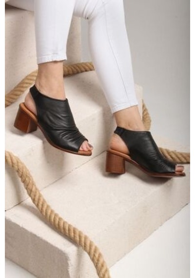 Castle Black 4579 Kadın Hakiki Deri Kısa Topuklu Comfort Sandalet Siyah Siyah