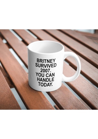Britney Survived 2007 Kupa Bardak Komik Yazılı Hediyelik Çay Kahve Kupası Coffee Mug Beyaz - Çok Renkli