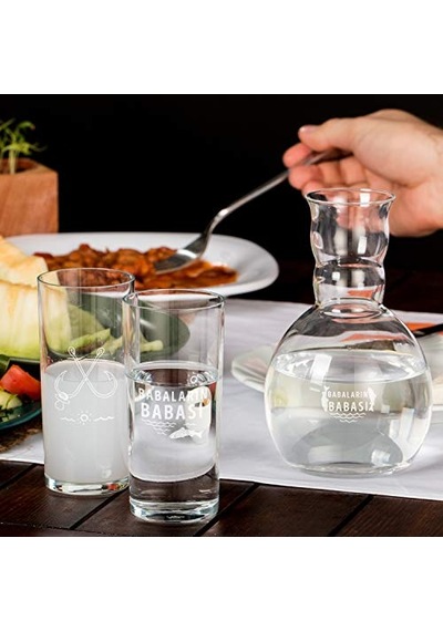 Babaların Babası Esprili Ahşap Kutulu Rakı Seti 2 Adet Kadeh 1 Adet Sürahi Duble Metre Çok Renkli