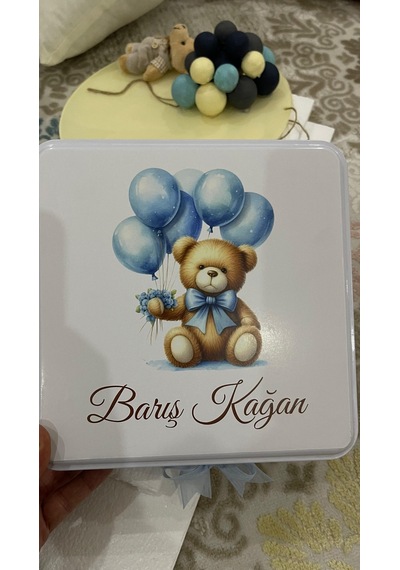 Yenidoğan Ayıcıklı Balonlu Kare Kutu Etiketi 1 Adet -arl Etiket Tasarım Beyaz