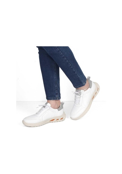 Erkek Beyaz Bağcıklı Kalın Tabanlı Deri Sneaker