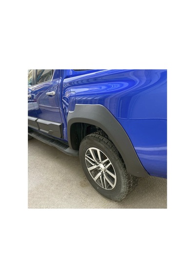 Toyota Hilux 2015-2020 Dodik Seti Mat Siyah Çamurluk Dodik Off-road Görünüm