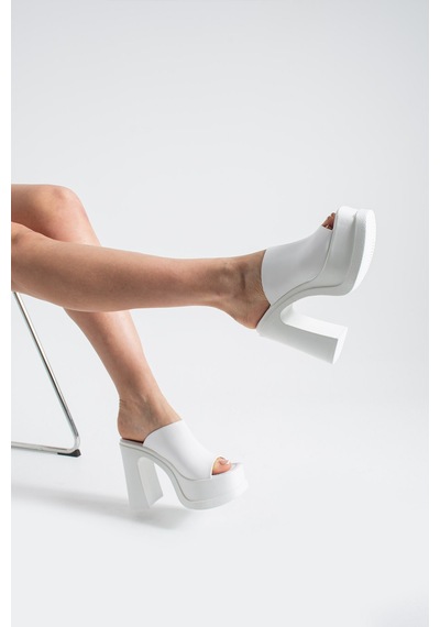 Dabab Shoes Monelıa Kadın Beyaz 13 Cm Platform Topuklu Önü Açık Kalın Topuklu Terlik Sandalet Dabab Shoes Monelıa Kadın Beyaz 13 Cm Platform Topuklu Önü Açık Kalın Topuklu Terlik Sandalet