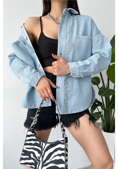 Femelle Kadın Buz Mavi Yeni Sezon Çift Cepli Standart Beden Nakış Işlemeli Oversize Ceket