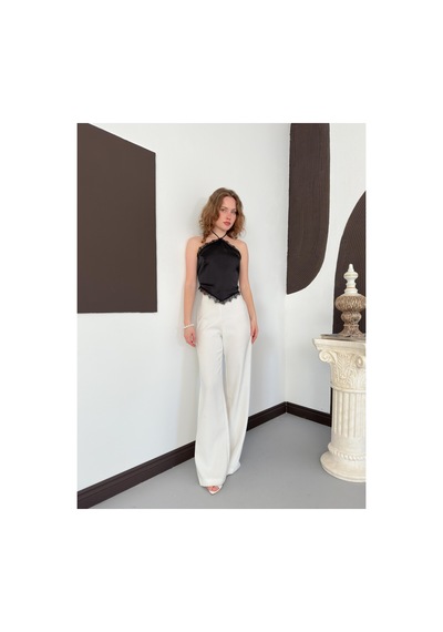 Verymoda Dantel Detaylı Sırt Dekolteli Halter Yaka Saten Bluz Siyah