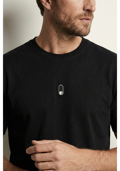 Elemge Pamuk Compact Penye Süprem Siyah Buton Nakışlı Trend Fit Erkek Tok Kumaş T-shirt Rahat Kesim 2XL Elemge Pamuk Compact Penye Süprem Siyah Buton Nakışlı Trend Fit Erkek Tok Kumaş T-shirt Rahat Kesim 2XL