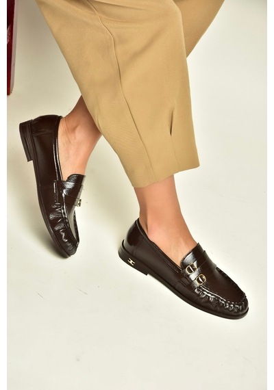 Fox Shoes Z820024208 Kahverengi Rugan Büzgü Detaylı Çift Tokalı Loafer Ayakkabı