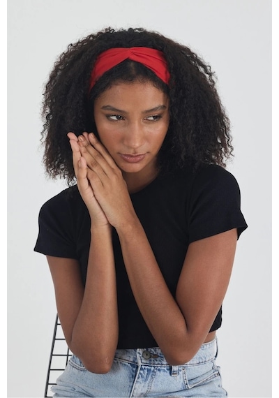 Butikgiz Siyah Kısa Kol Bisiklet Yaka Vücuda Oturan Kaşkorse Crop + Bandana Set %100 Pamumklu, Esnek Rahat Siyah-Kırmızı