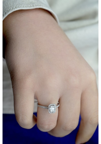Modern Tasarım 0.32 Ct Baget Kare Tektaş Yüzük
