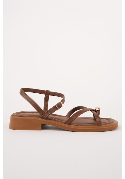 Muggo Holiday Gold Metal Detaylı Parmak Arası Ayarlanabilir Kemerli Düz Kadın Sandalet Taba Muggo Holiday Gold Metal Detaylı Parmak Arası Ayarlanabilir Kemerli Düz Kadın Sandalet Taba