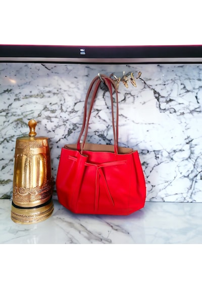 Estee Lauder. Kırmızı Deri Omuz Çantası-genişlik-42-derinlik-37-vintage Açık Kırmızı