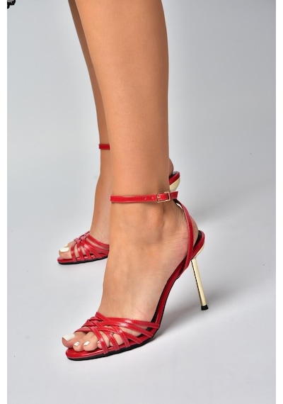 Fox Shoes Y820016408 Kırmızı Rugan İnce Topuklu Kadın Abiye Ayakkabı
