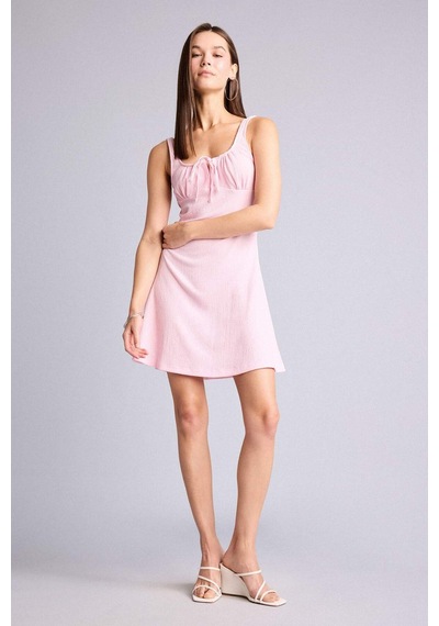 Defacto Bisiklet Yaka Floral Kırışık Dokulu Askılı Mini Elbise H8512ax26smpn186 Pembe-pn186