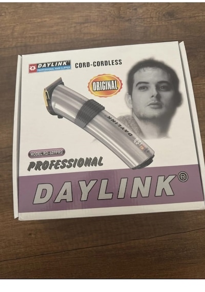 Daylink Rd-609 Saç Sakal Kesim Makinesi Dijital Şarj Gösretgeli Yeni Model. Standlı 4 Taraklı.