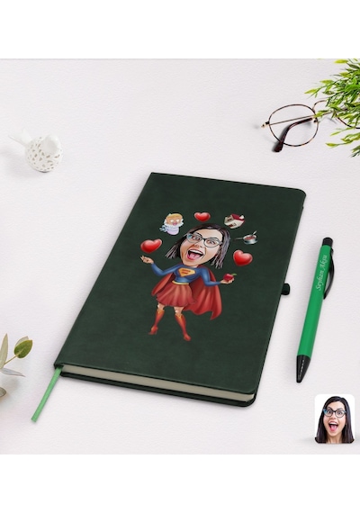 Kişiye Özel Süper Anne Karikatürlü Yeşil Termo Deri Defter Kalem