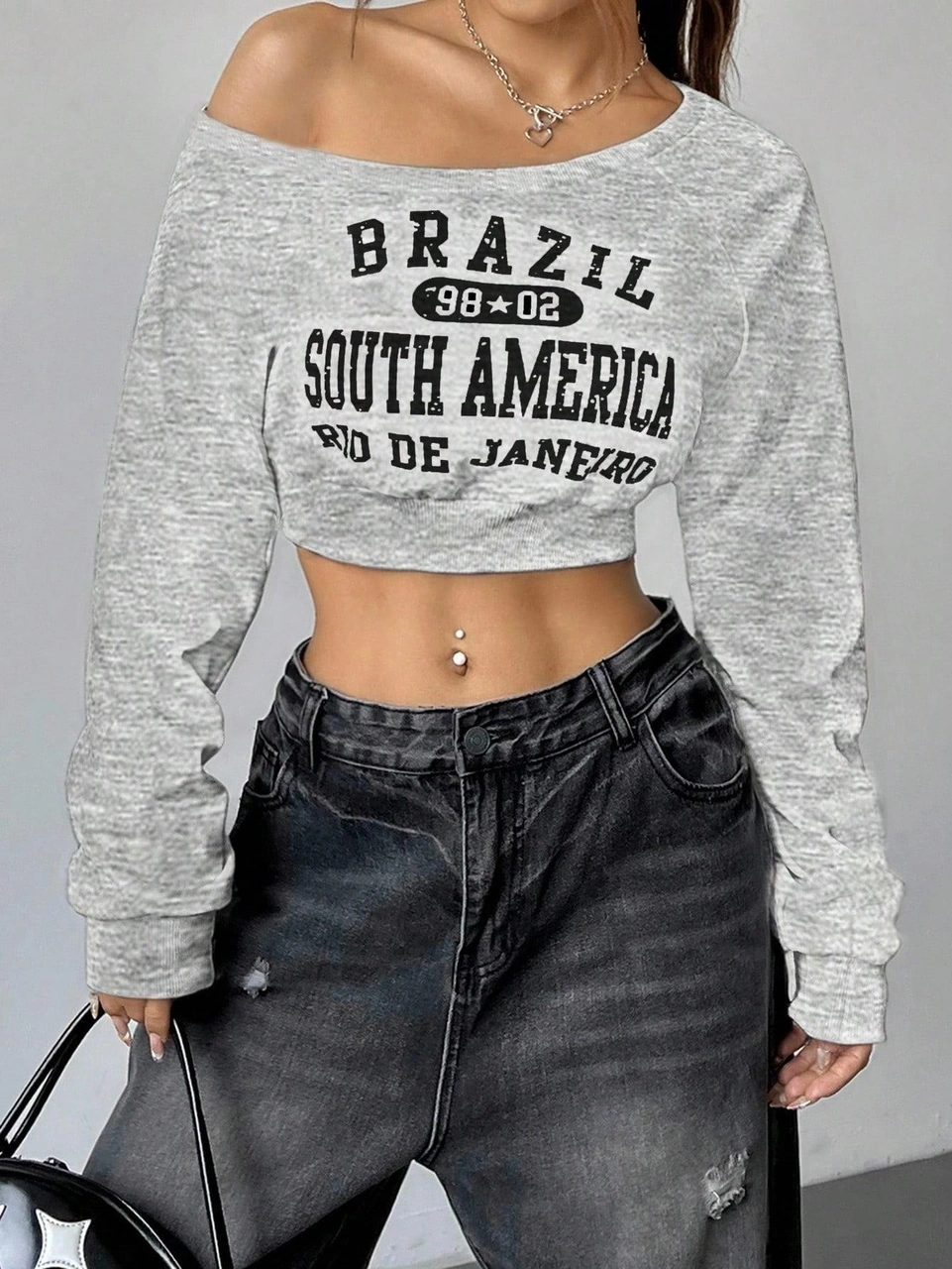 Afri Kadın Gri Brazil South America Baskılı Omzu Açık Crop Sweatshirt Gri