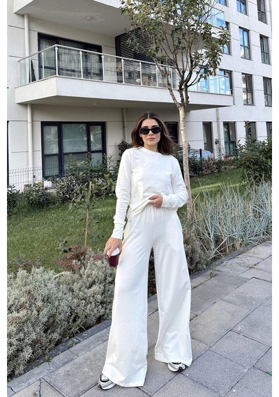 Kadın Beyaz Yuvarlak Yaka Sweatshirt & Bol Paça Beli Lastikli Pantolon - Rahat Alt & Üst Takım Beyaz