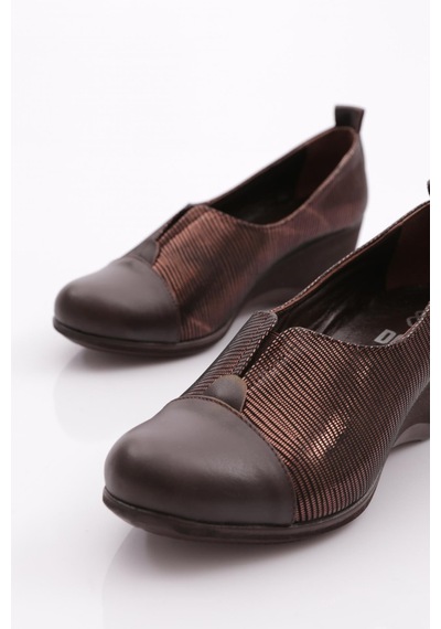 Dgn 2331 Kadin Lastik Detayli Dolgu Taban Comfort Ayakkabi 2331-2-R0685 Kahverengi
