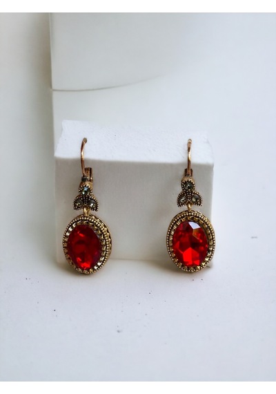 Kristal Taşlı Oval Kesim Sallantılı Küpe Kırmızı