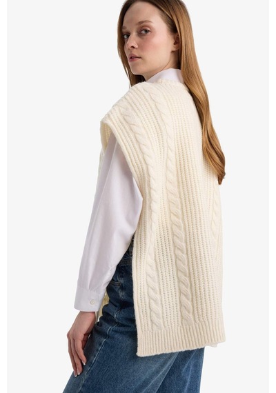 Defacto Loose Fit Bisiklet Yaka Yırtmaçlı Triko Süveter G4745ax25wnbg646 Bej-bg646