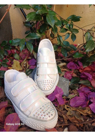Scarpe Magiche Cırtlı Kız Çocuğu Ayakkabısı 31-35 Numara Arası Işıksızdır Krem