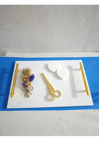Doğal Mermer Nişan Tepsisi Gold Kulplu Altın Makas Ve Bir Çiçek Yüzüklük Beyaz