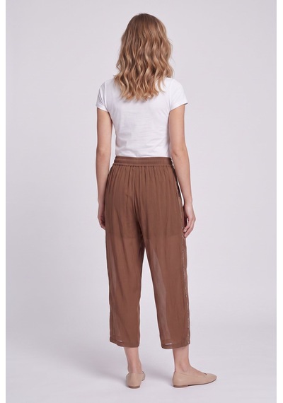 Bsb Kadın İpli Beli Boncuk İşlemeli Şifon Kumaş Rahat Kesim Crop Pantolon Mocha