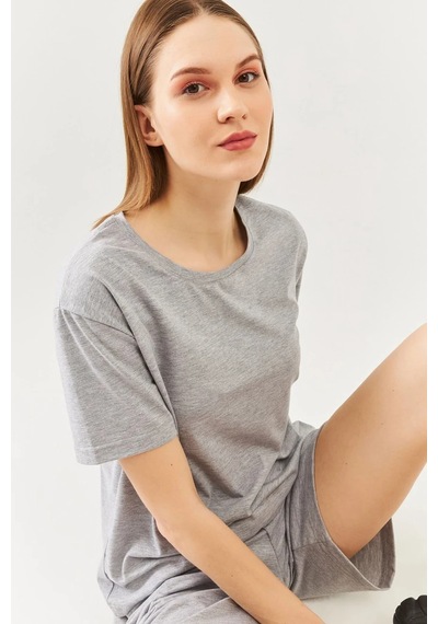 Kadın Rahat %100 Pamuklu Penye Bisiklet Yaka Kısa Kol Basic T-shirt Gri