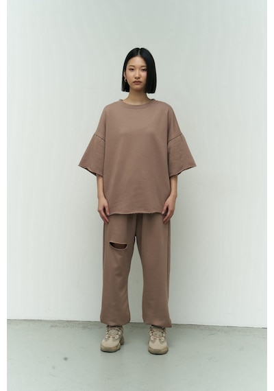 Mai Collection Mai Studios Co. Lion Yırtıklı Boz Oversize T-shirt Eşofman Takım Kahverengi Mai Collection Mai Studios Co. Lion Yırtıklı Boz Oversize T-shirt Eşofman Takım Kahverengi
