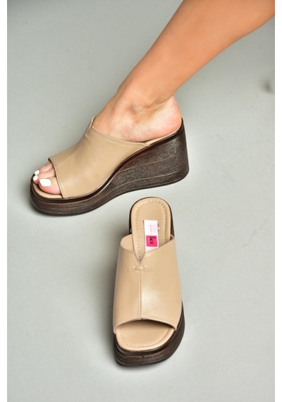 Fox Shoes P555961203 Vizon Hakiki Deri Dolgu Topuklu Kadın Terlik Vizon