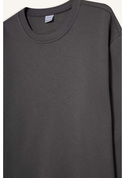 DeFacto Oversize Geniş Kalıp Bisiklet Yaka Kalın Basic Düz Sweatshirt T5139AZ24AUGR438