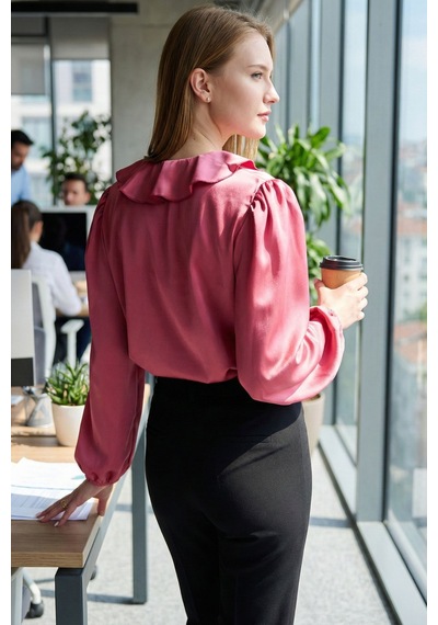 Armonika Kadın Koyu Pembe Yakası Fırfırlı Omuzu Büzgülü Kolu Lastikli Pamuk Saten Bluz Arm-22k001059 Armonika Kadın Koyu Pembe Yakası Fırfırlı Omuzu Büzgülü Kolu Lastikli Pamuk Saten Bluz Arm-22k001059