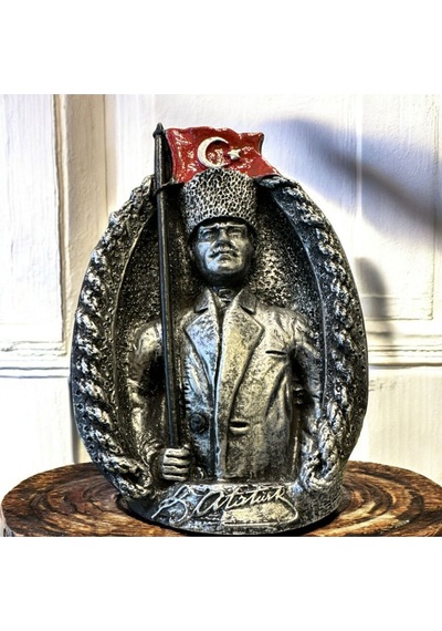 Dekoratif Polyester Bayraklı Atatürk Heykeli 21 Cm Gümüş Eskitme