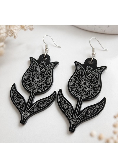 Tamgacrafts Lale Motifli Siyah Akrilik Sallantılı Küpe - Özel Seri 4 Cm