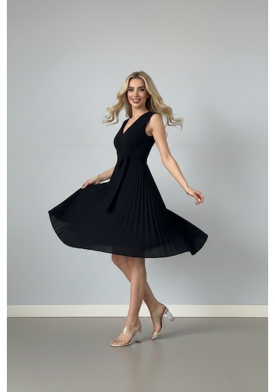 Defymoda Kadın Plise Detaylı Kuşaklı Modern Elbise Siyah