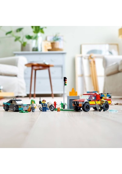 LEGO® City 60319 İtfaiye Kurtarma Operasyonu ve Polis Takibi 60319 295 Parça