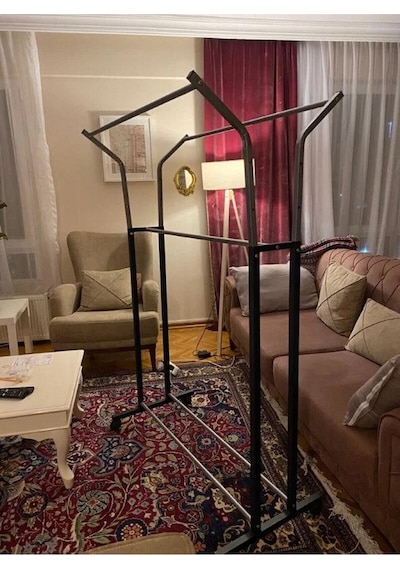 Teknor V Ayarlı Paslanmaz Metal Konfeksiyon Elbise Askılık Tekerlekli Portatif Askılık Siyah