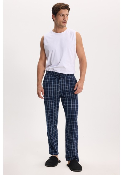 Tudors Erkek Standart Fit Normal Kesim Pamuklu Kareli Beli Bağcıklı Cepli Lacivert Pijama Altı-51262