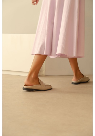 Lutvelizade Loafer 2601 Arkası Açık Büzgülü Bej Kadın Loafer