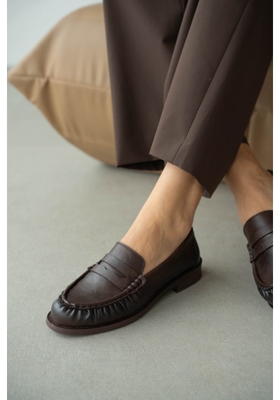 Selin Shoes Lurein Büzgülü Hafif Kalın Topuk Kadın Loafer- Kahverengi