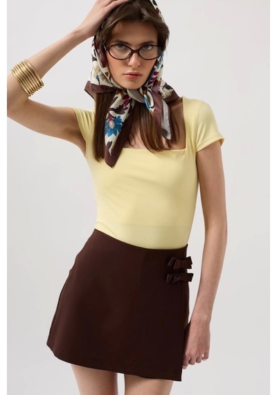 Defymoda Fiyonk Detay Mini Etek Kahverengi