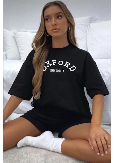 Hırsch Kadın Siyah Oversize Yazlık Oxford University Baskılı Şort T-shirt Takım Çok Siyah Hırsch Kadın Siyah Oversize Yazlık Oxford University Baskılı Şort T-shirt Takım Çok Siyah