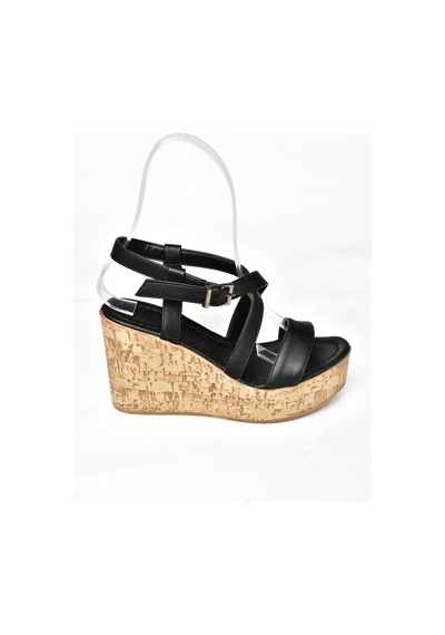 Fox Shoes S996054409 Siyah Dolgu Topuklu Kadın Ayakkabı